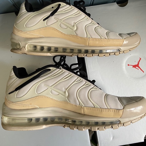 Air Max - Picture 4 of 5